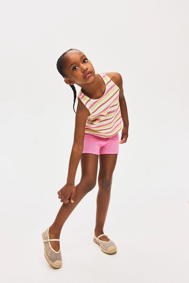 اتش اند ام شورت محبوك بملمس بارز