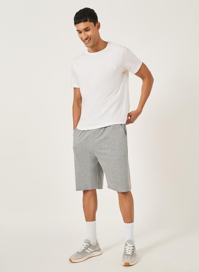 ستايلي شورت واسع بخصر متوسط وحبل شد - Image 2