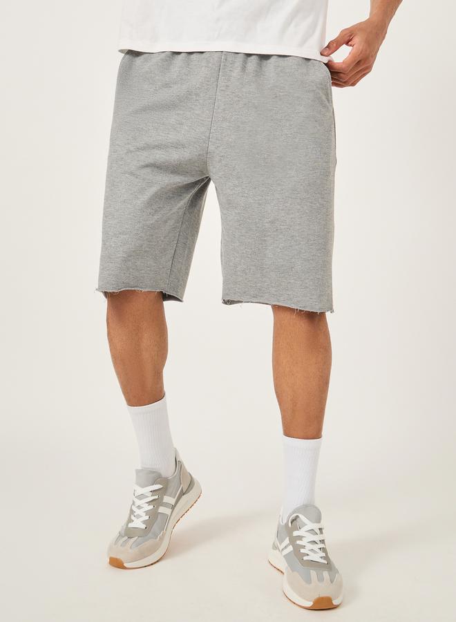 ستايلي شورت واسع بخصر متوسط وحبل شد - Image 1