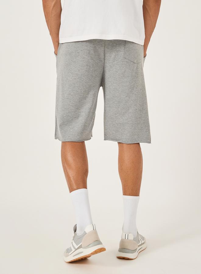 ستايلي شورت واسع بخصر متوسط وحبل شد - Image 4