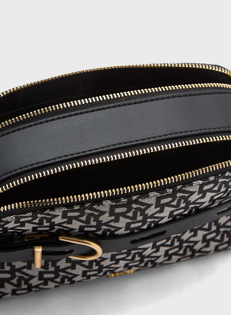 دكني Onxy Logo Detailed Zip Over Crossbody