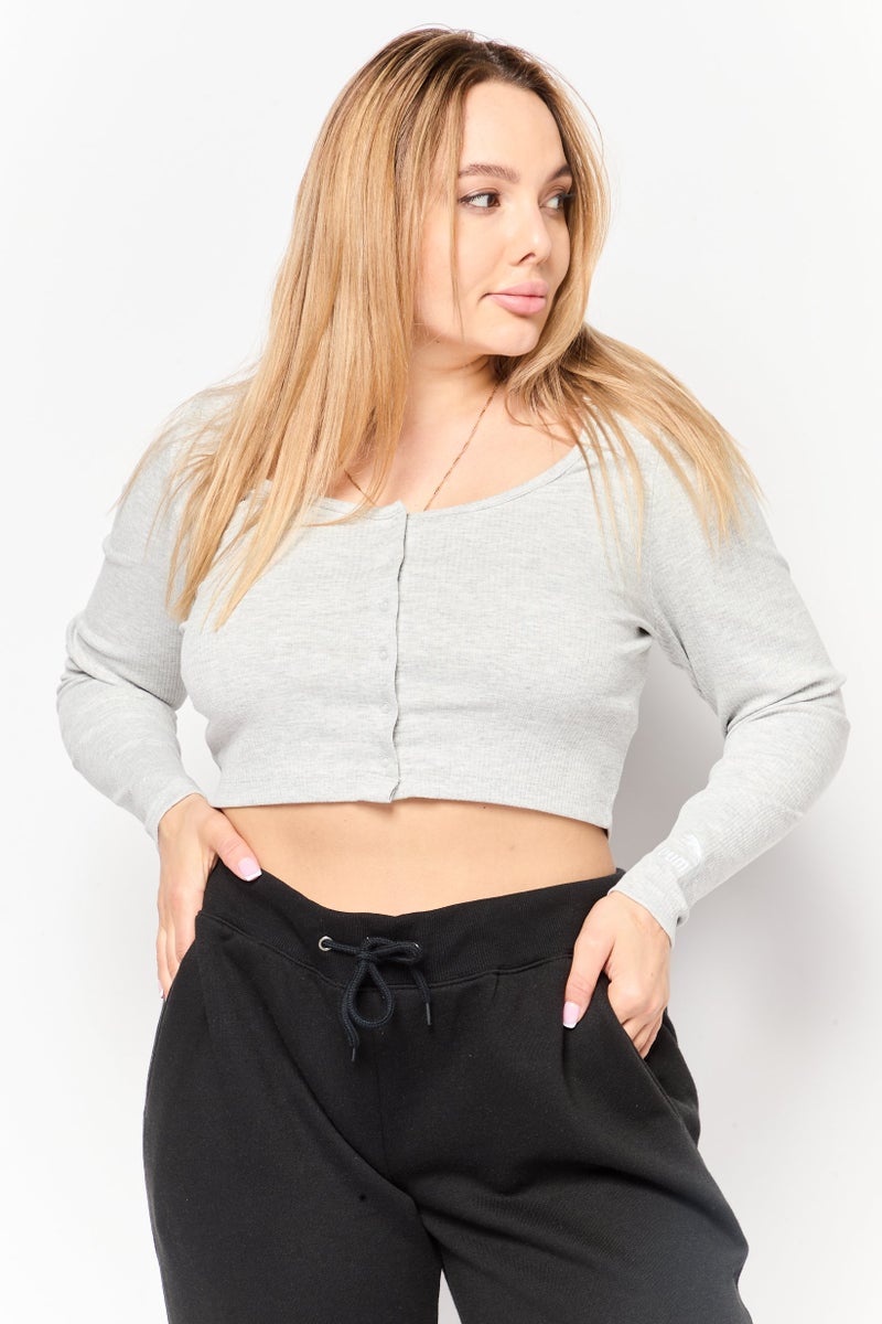 PUMA بلوزة رياضية نسائية بأكمام طويلة مناسبة في الهواء الطلق، رمادي فاتح - Image 1