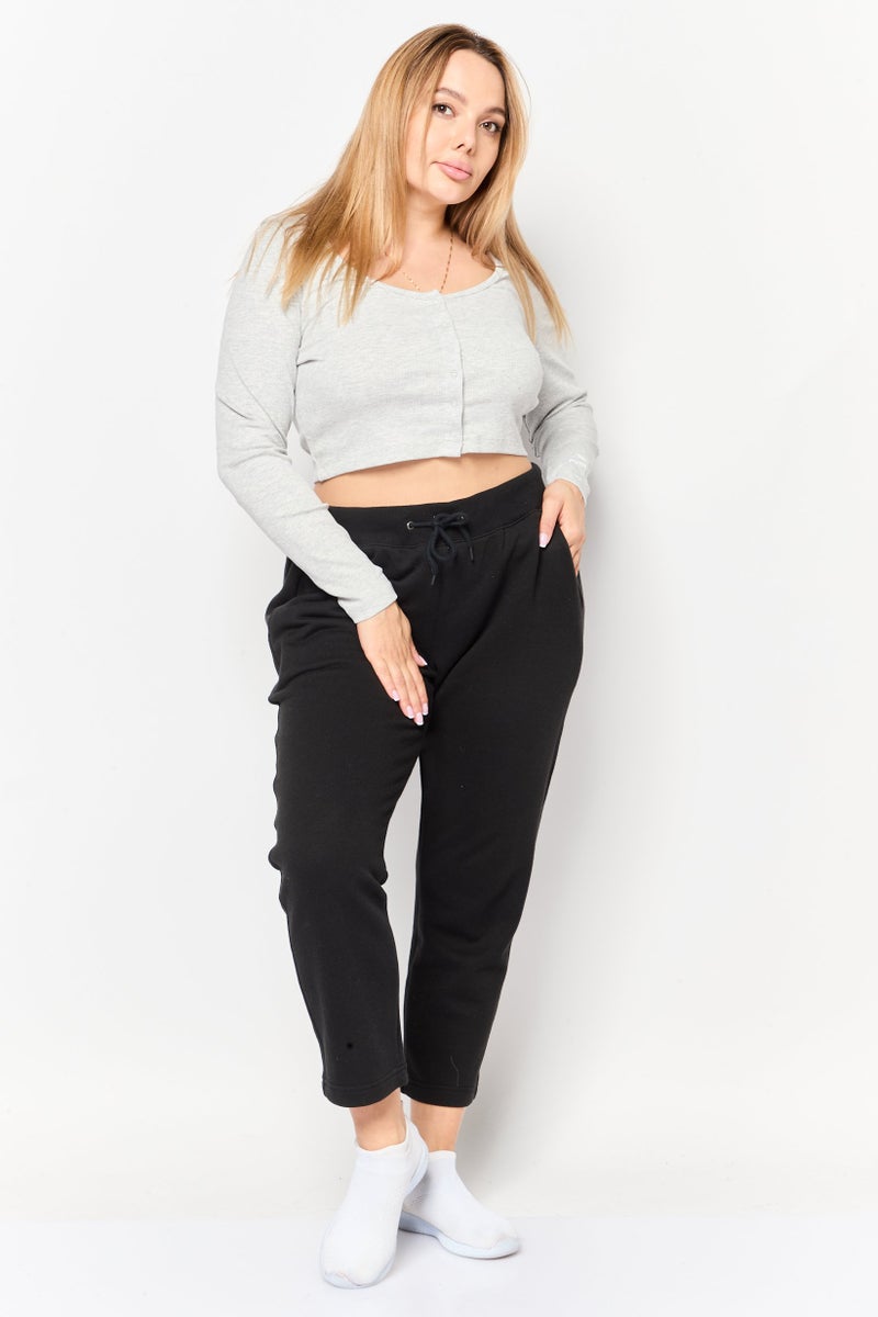 PUMA بلوزة رياضية نسائية بأكمام طويلة مناسبة في الهواء الطلق، رمادي فاتح - Image 2