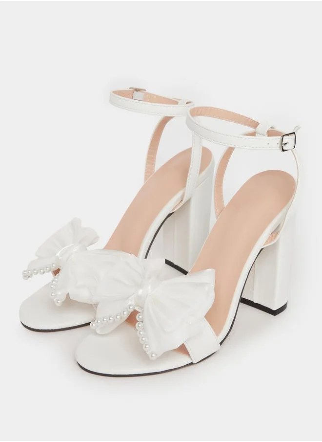 Styli Embellished Bow Pearl Detail Block Heel Sandals