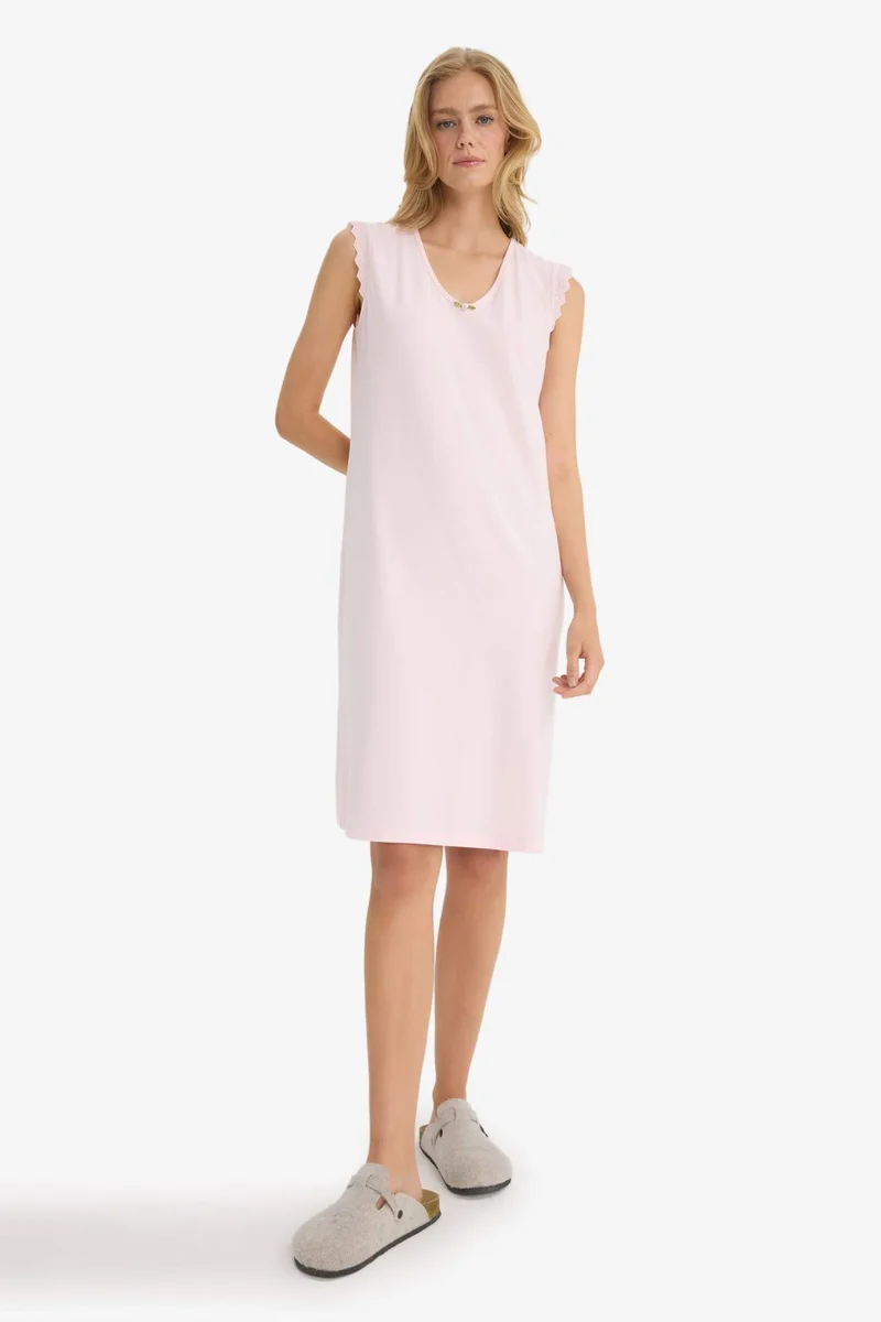 ديفاكتو Fall in Love Regular Fit V-Neck Sleeveless Nightgown
