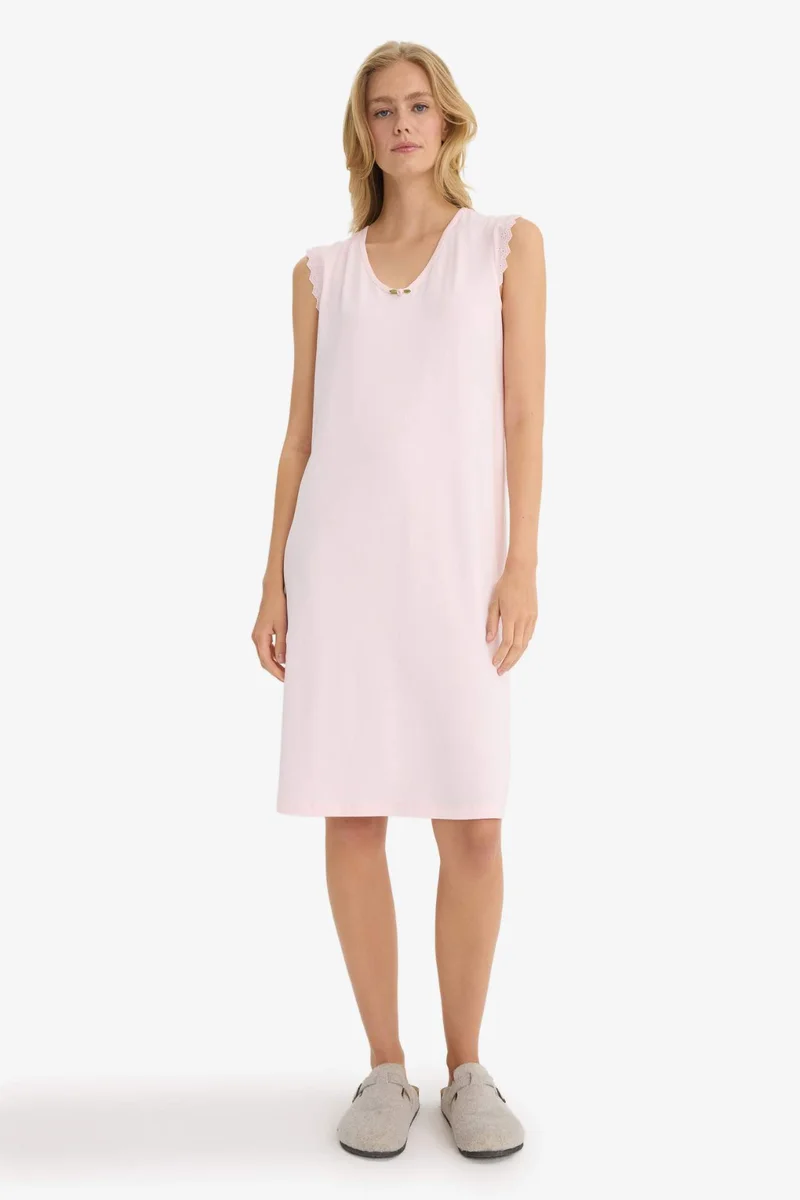 ديفاكتو Fall in Love Regular Fit V-Neck Sleeveless Nightgown