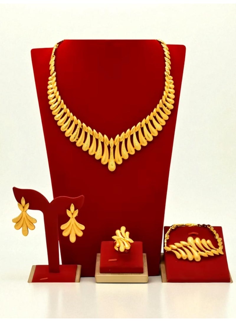 غولدماكس طقم نسائي فاخر شبيه بالذهب مكون من سلسال وحلق اذن واسوارة وخاتم مطلي عيار 21 - Image 1