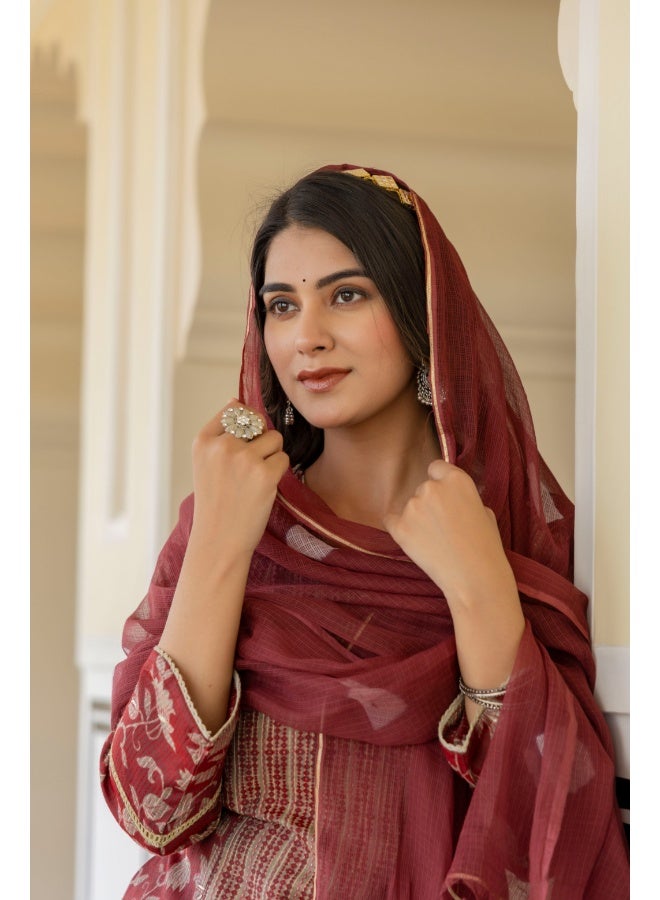 Rangeelo Floral Printed Red Kurta Set for Women - Image 3