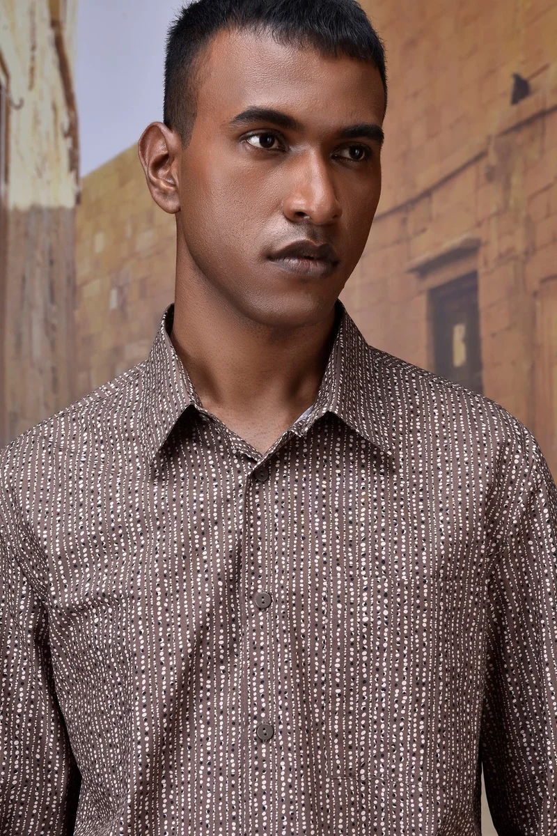 Genes Lecoanet Hemant قميص بيج بنقاط مجردة دافئة