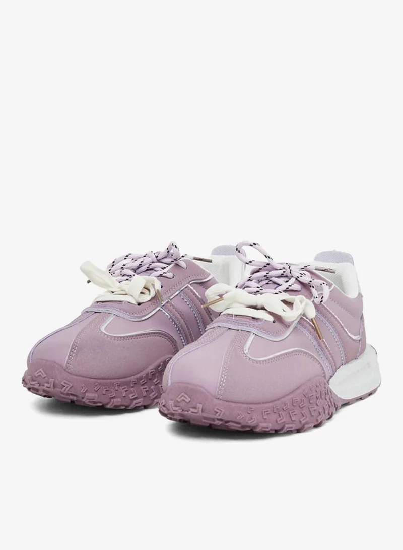 ستايلي اكتيف سنيكرز مخطط بنعل مزخرف برباط