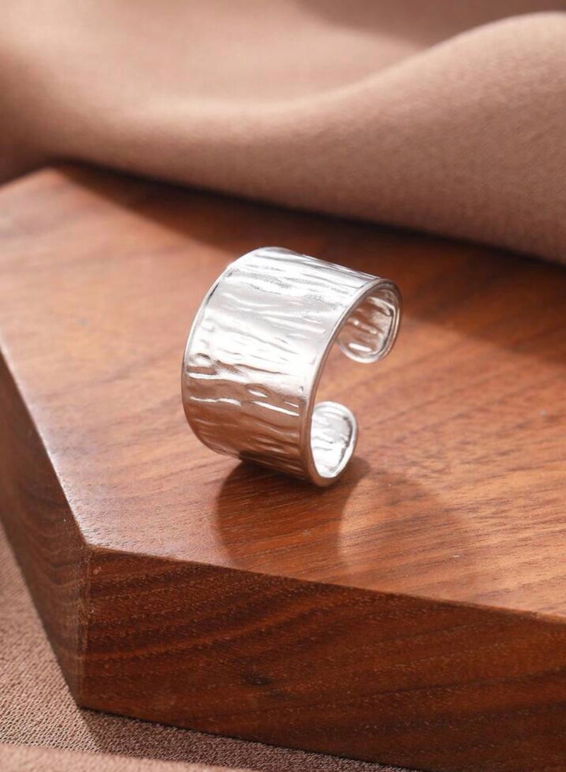 بلو لاين خاتم نسائي بتصميم عصري وأنيق مصنوع من الاستانلس ستيل باللون الفضي بمقاس موحد - Image 2