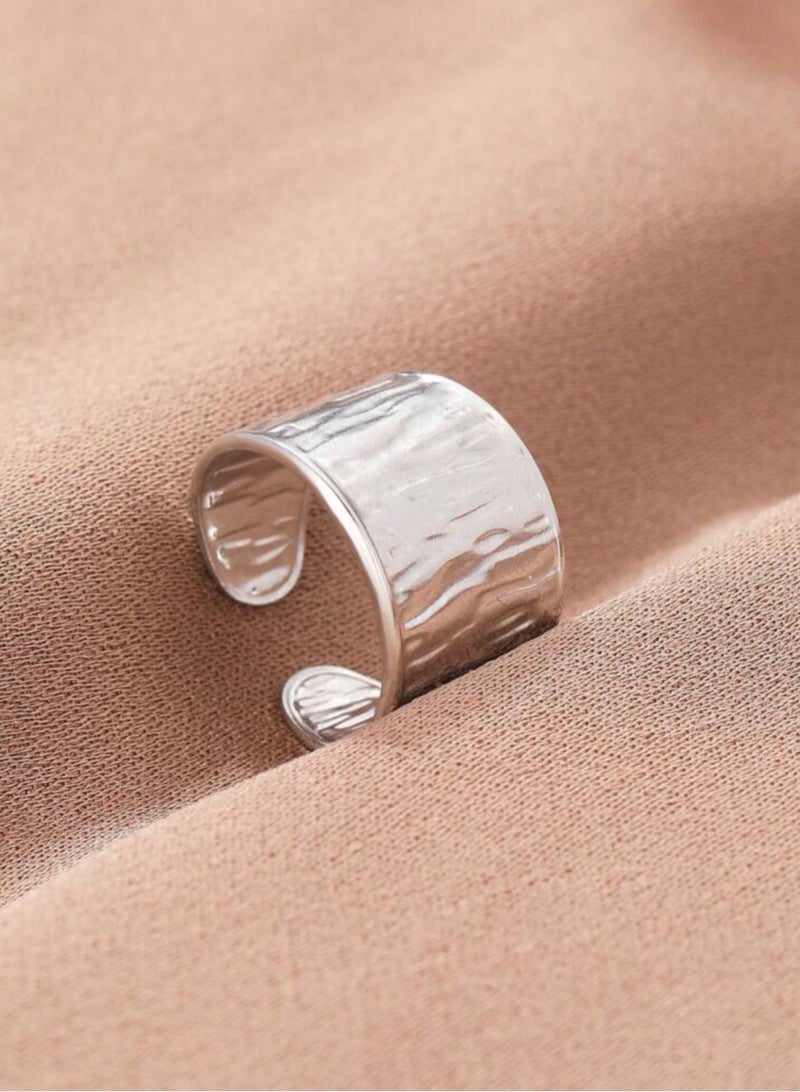 بلو لاين خاتم نسائي بتصميم عصري وأنيق مصنوع من الاستانلس ستيل باللون الفضي بمقاس موحد - Image 4