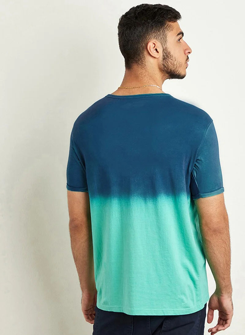 Campus Sutra Campus Sutra Men's Aqua Green Ombre Henley T-Shirt For Casual Wear | Regular Fit Cotton Colourblocked T-Shirt Crafted With Short Sleeves And Comfort Fit For Everyday Wear
