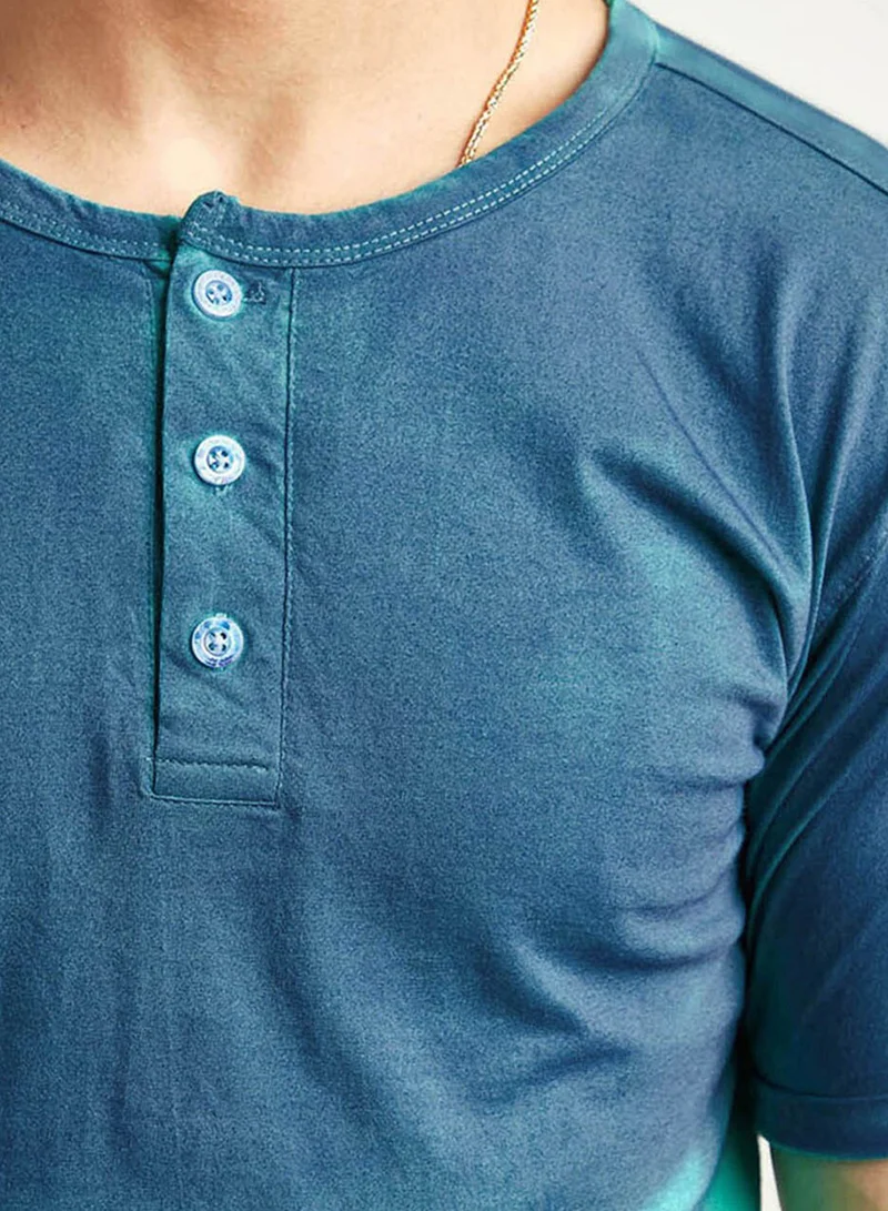 Campus Sutra Campus Sutra Men's Aqua Green Ombre Henley T-Shirt For Casual Wear | Regular Fit Cotton Colourblocked T-Shirt Crafted With Short Sleeves And Comfort Fit For Everyday Wear