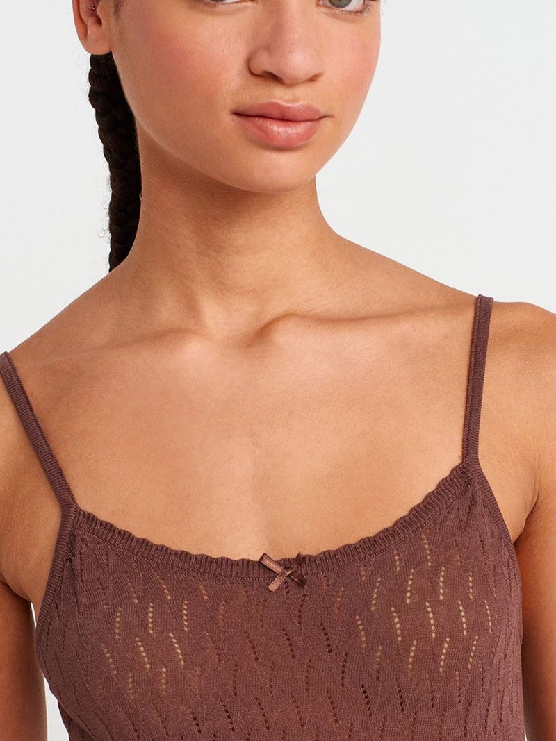 DILVIN Textured Crop Cami Blouse With Bow Detail - Image 3