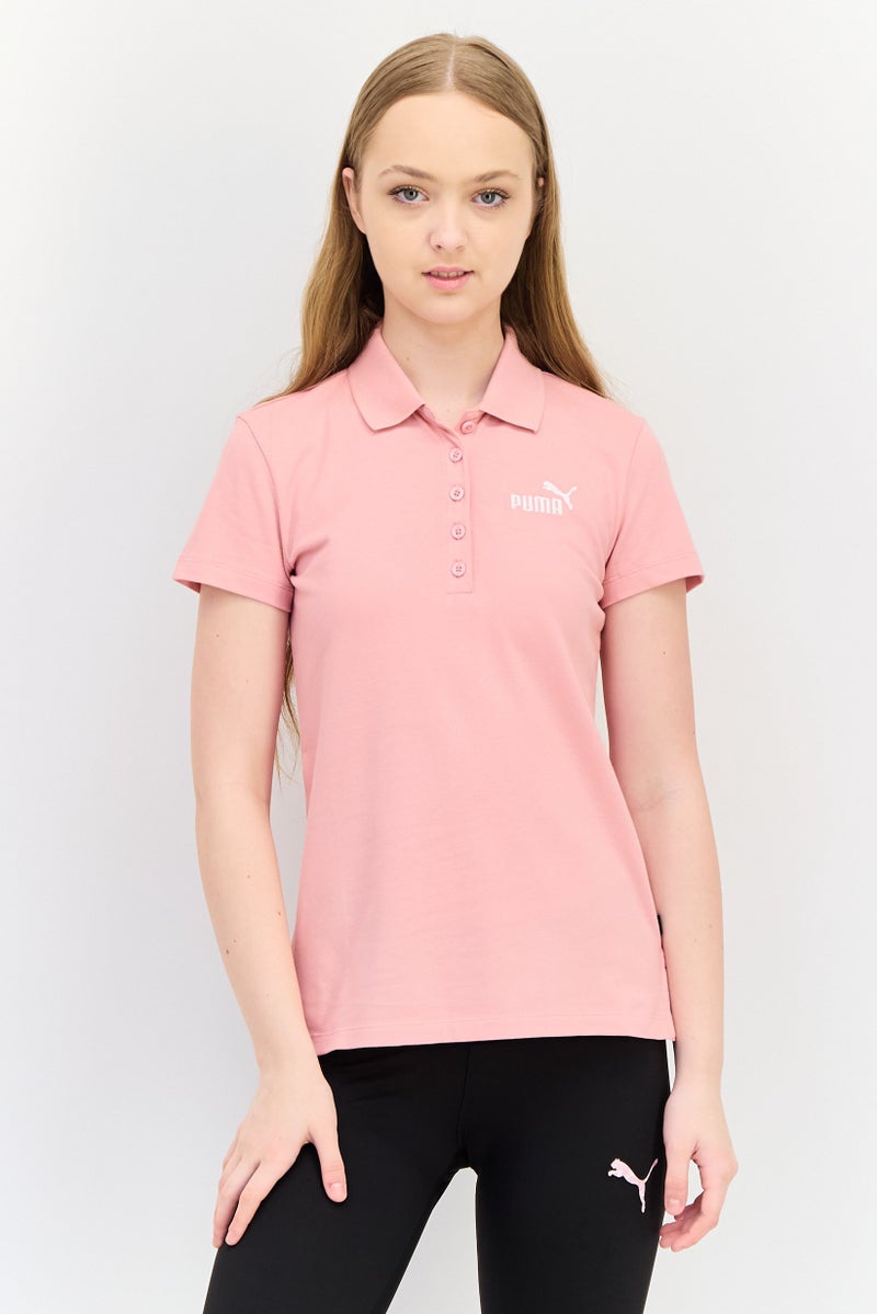 PUMA تي شيرت بولو خارجي مزين بشعار مطرز للنساء، وردي - Image 1