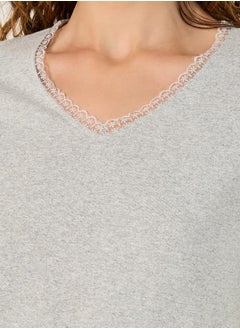 Styli LACE TRIM V NECK SIDE SLIT NIGHTDRESS - MIDI  - Image 3