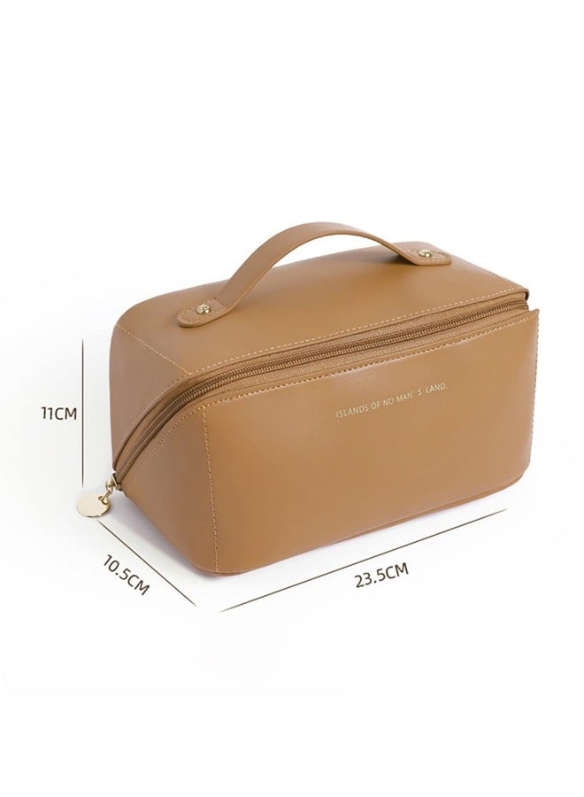 GGEROU حقيبة تجميل PU مميزة، حقيبة سفر بسعة كبيرة، حقيبة تجميل طبقية بسحاب، منظم سفر محمول حقيبة متعددة الوظائف مقاومة للماء بني - Image 2