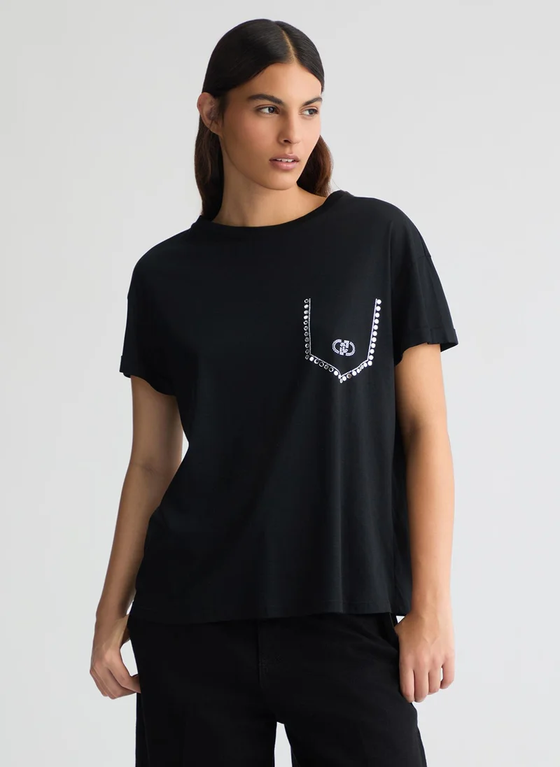 ليو جو تي شيرت مزين بأحجار الراين