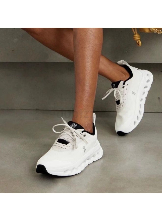 اون راننج حذاء رياضي On Running x Loewe Cloudtilt 2 باللون الأبيض الرملي - Image 2