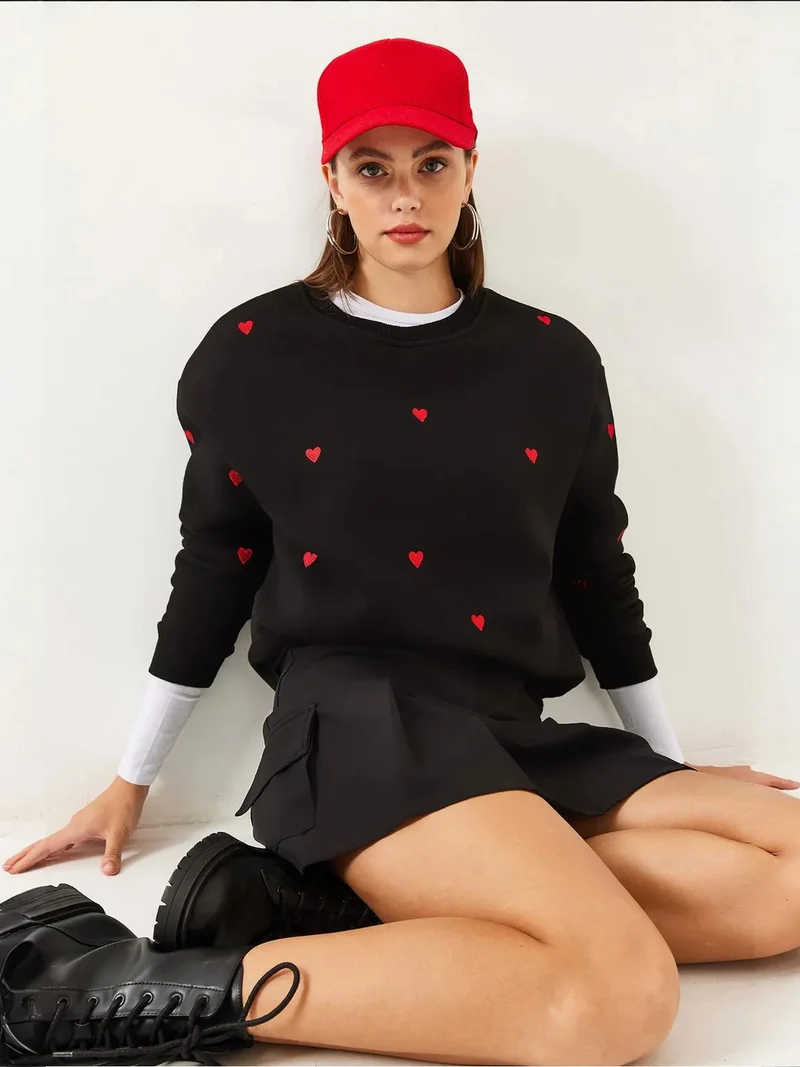 بيانكو لوتشي سويت شيرت لوكسي مطرز بياقة مستديرة وقصة مريحة