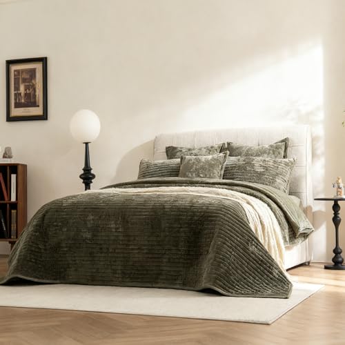 LR Rocaloca Velvet Oversized King Size Quilt Set 120x128 Soft Striped Bed Cover Set All Seasons Cozy Breathable Bedspread Includes 2 Pillowcases 20×36,Army Green - Image 1