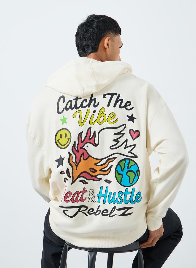 ستايلي هودي واسع بطبعة جرافيك - Image 1