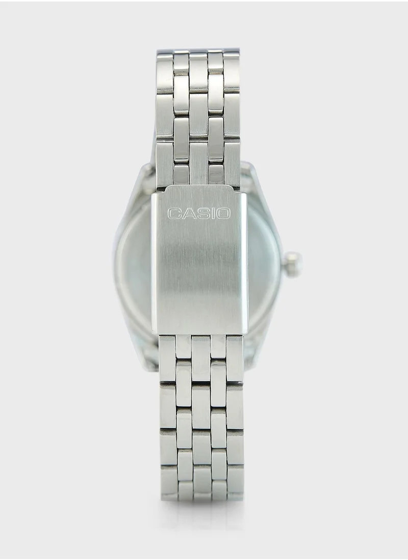 CASIO Ltp-1335D-1Avdf Analog Watches