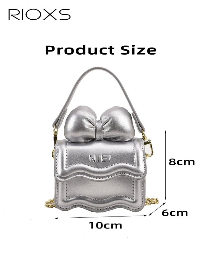 ريوكس حقيبة صغيرة للفتيات الصغيرات، حقيبة كتف من جلد البولي يوريثان مع عقدة فيش للفتيات الصغيرات، حقائب يد خفيفة الوزن بأسلوب أميرة مع مقبض علوي وسلسلة ذهبية قابلة للفصل، حقيبة كتف للحفلات والسفر والتسوق، فضية - Image 4
