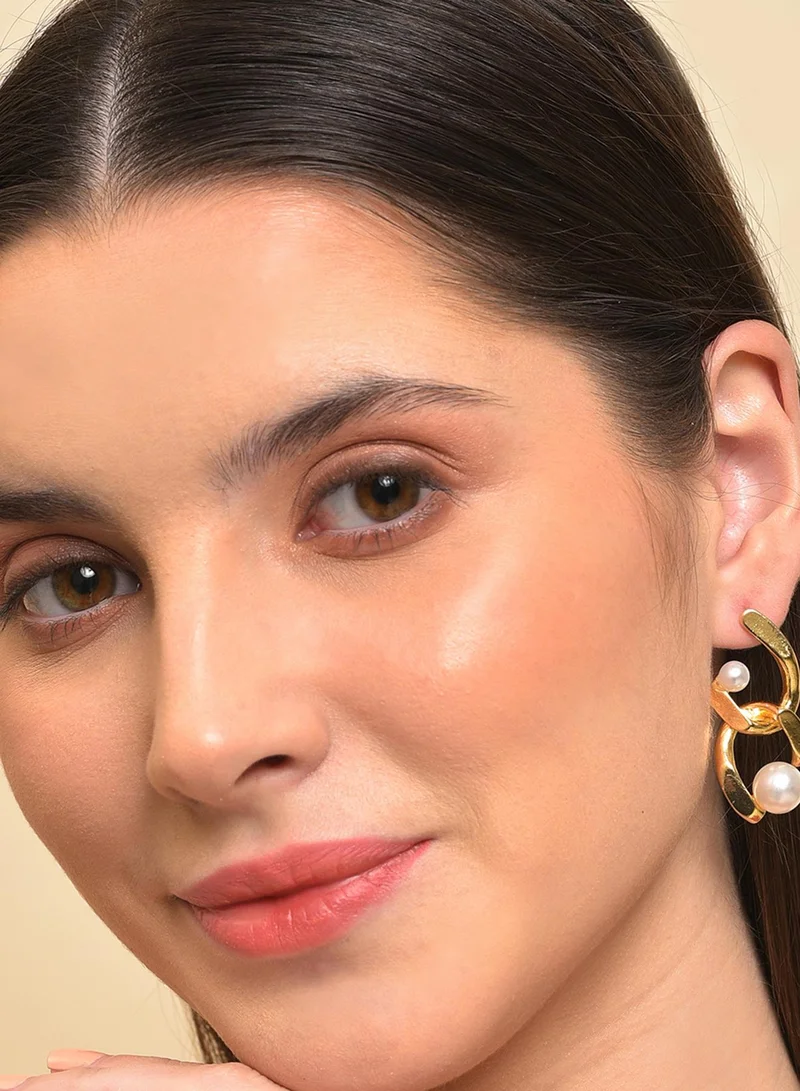 SOHI White Contemporary Artificial Drop Earring Jewellery