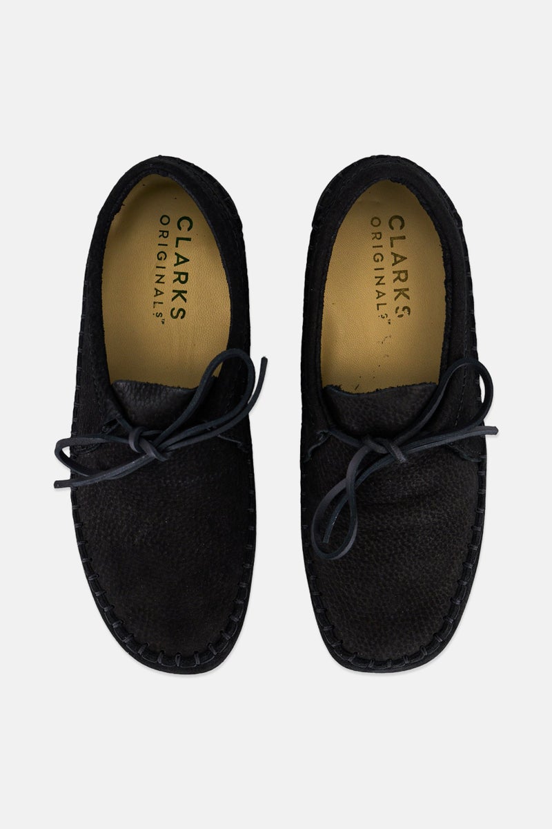 clarks أحذية كاجوال نسائية برباط منسوج قياسي، سوداء - Image 2