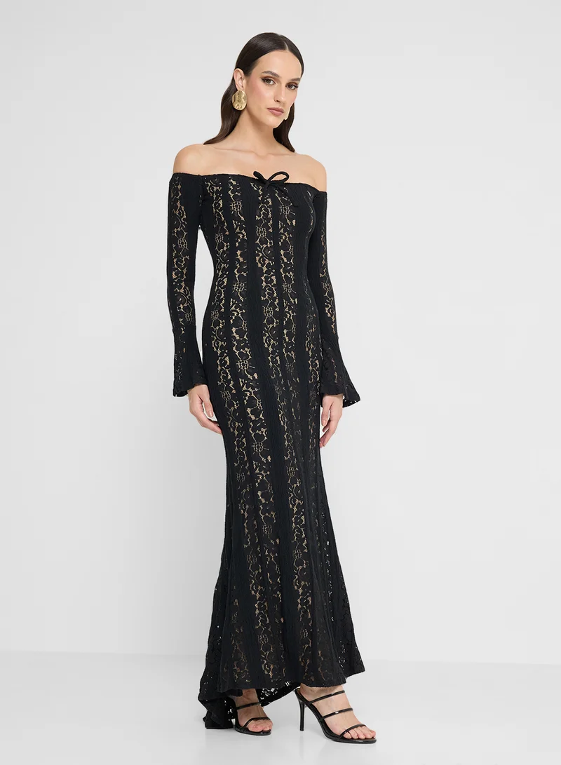 جديد روز Lace Detail Off Shoulder Flared Maxi Dress