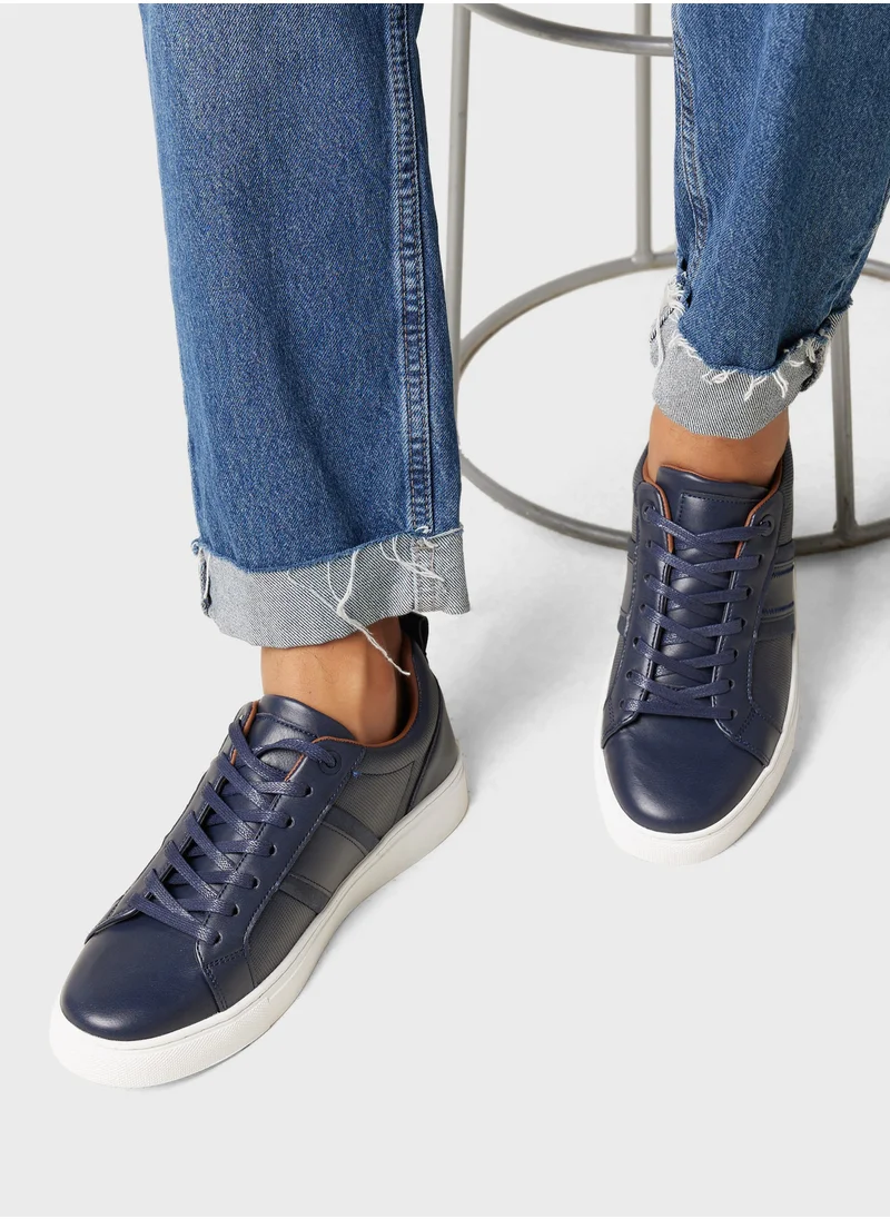 روبرت وود Perforation Detail Casual Sneakers