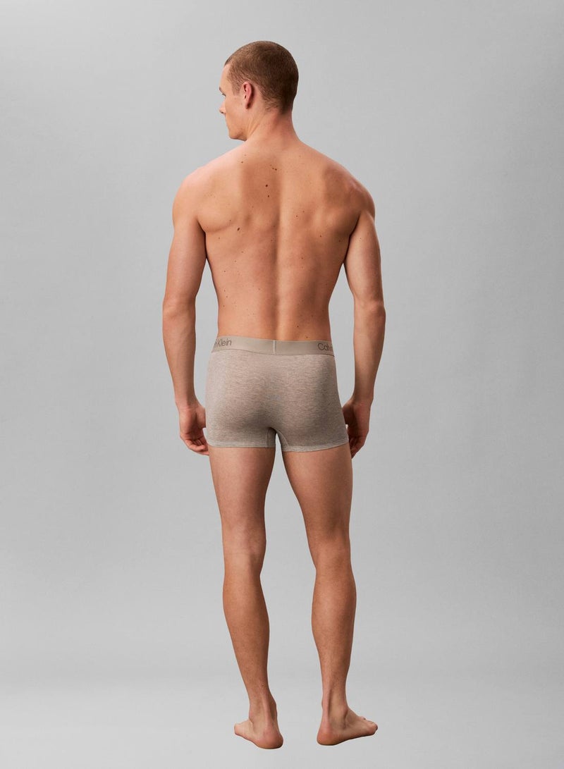 كالفن كلاين طقم سراويل داخلية من تشكيلة Ultra Soft Modal من 3 قطع - Image 4