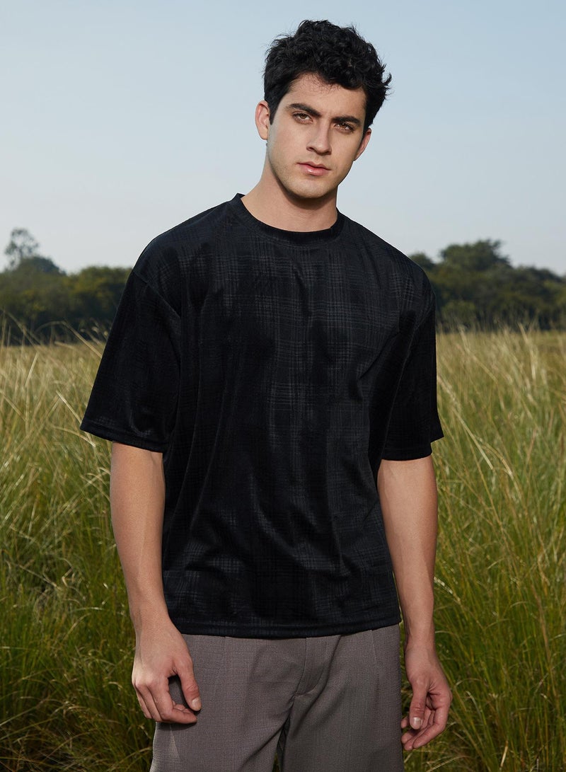 Campus Sutra Men's Midnight Black Tartan-Plaid Oversized T-Shirt  - Image 2