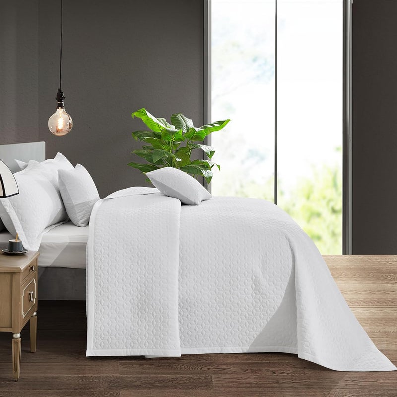 Blythease غطاء سرير ملكي كبير 128x120 عريض جداً، مظهر حديث ومعاصر، غطاء سرير خفيف الوزن، قابل للعكس، 5 قطع، 100% ميكروفايبر، أبيض نقي - Image 4