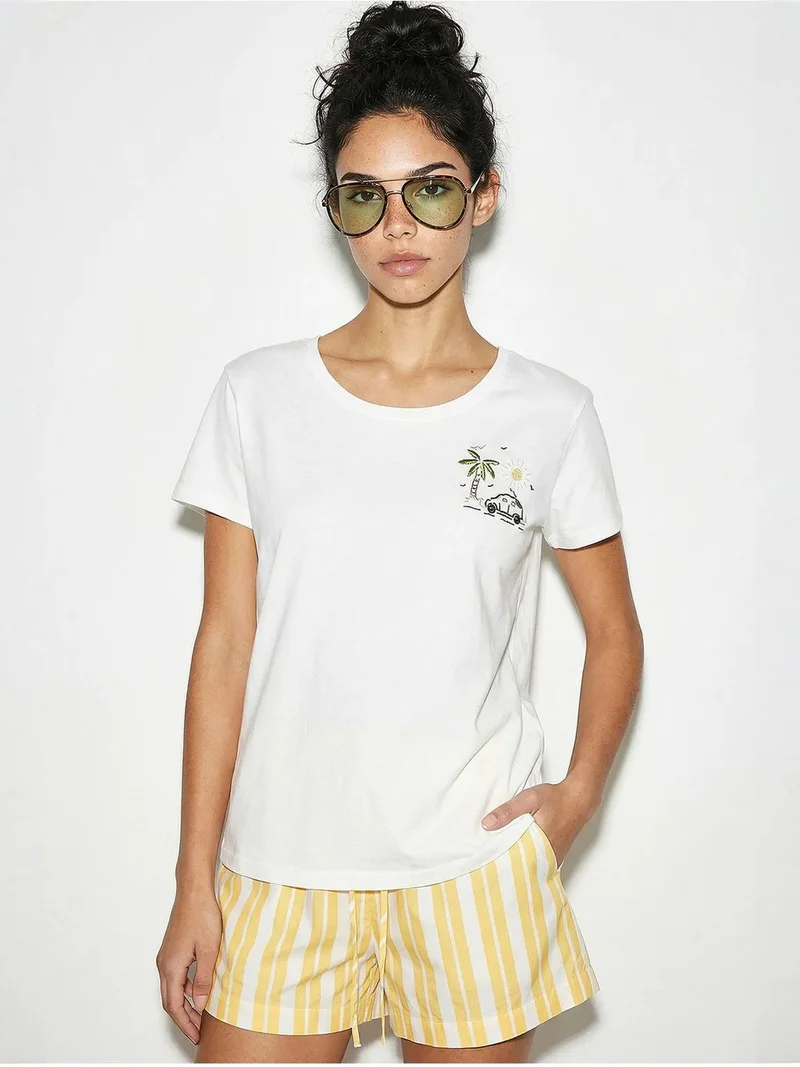 Bianco Lucci LUCCI Embroidered Crew Neck T-Shirt