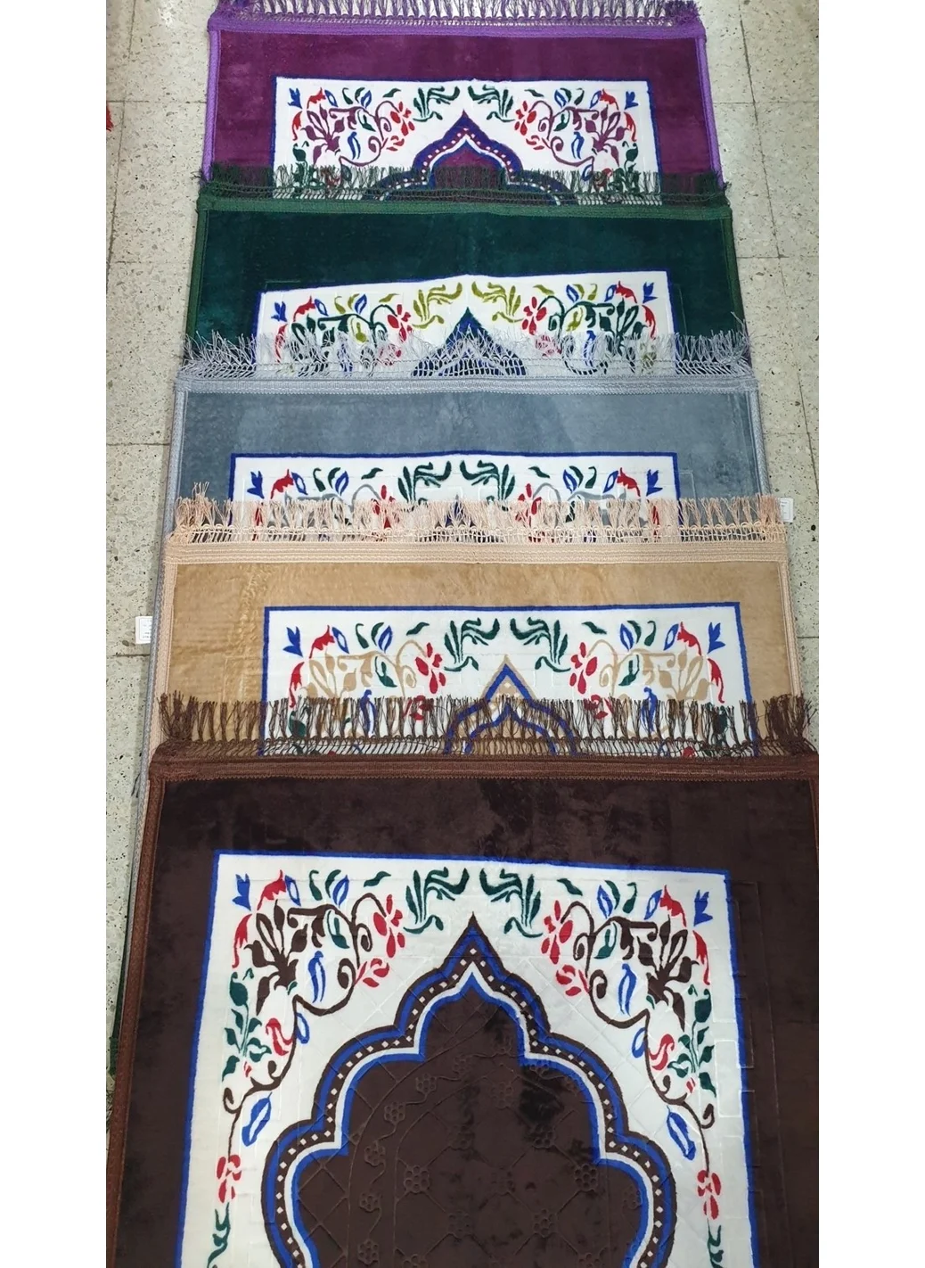Berat Prayer Rug Luxury Printed Plush Prayer Rug Non-Slip Base 1 Piece