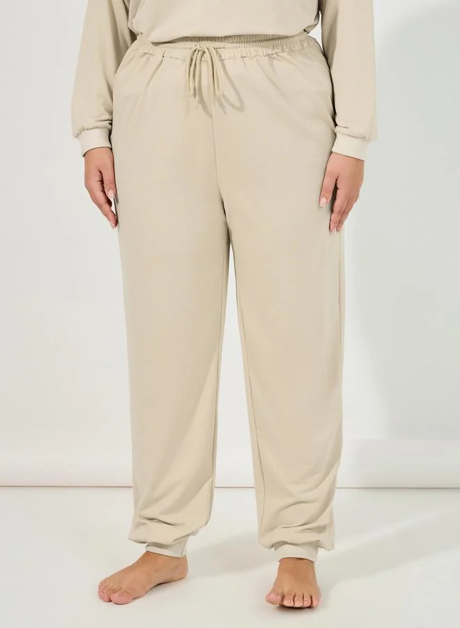 Styli Plus Size Overthinking Slogan Sweatshirt & Jogger Lounge Set