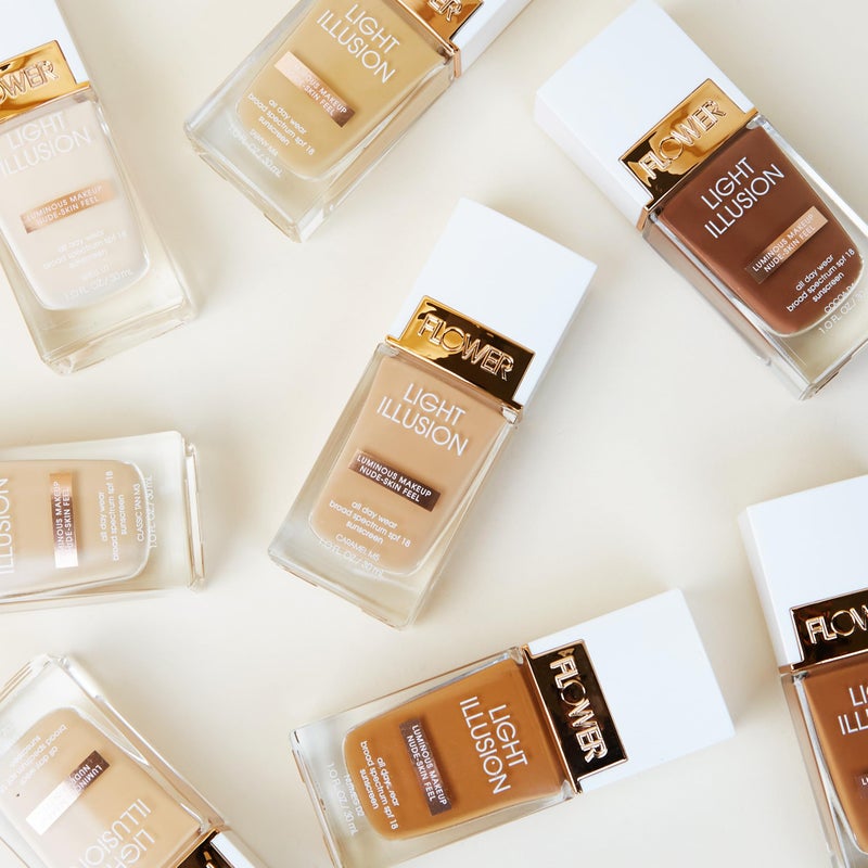 فلاور بيوتي كريم أساس لايت إلوجين بعامل حماية من الشمس SPF 18 - Image 2