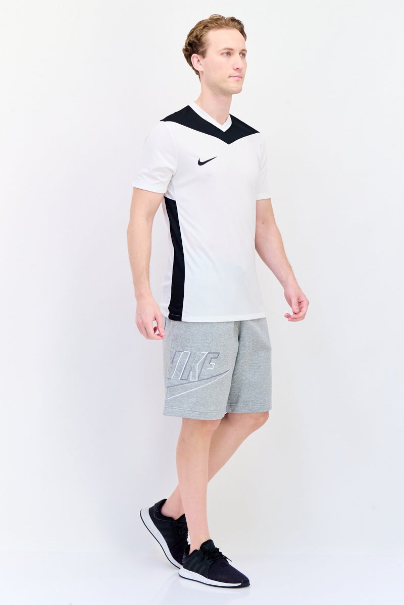 Nike Men Standard Fit Outdoor Shorts, Grey  - Image 4
