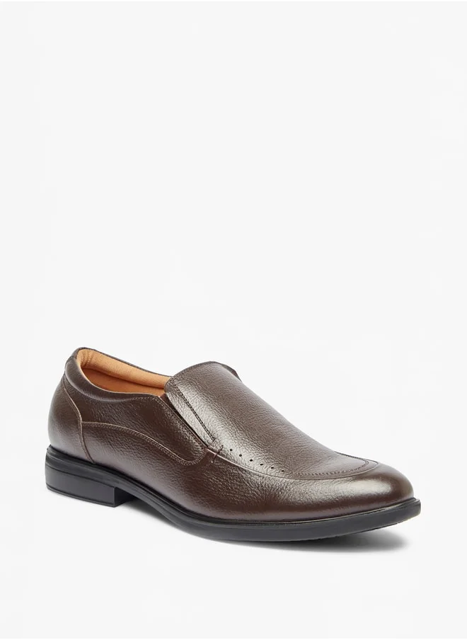 لو كونفورت Men Textured Slip-On Loafers