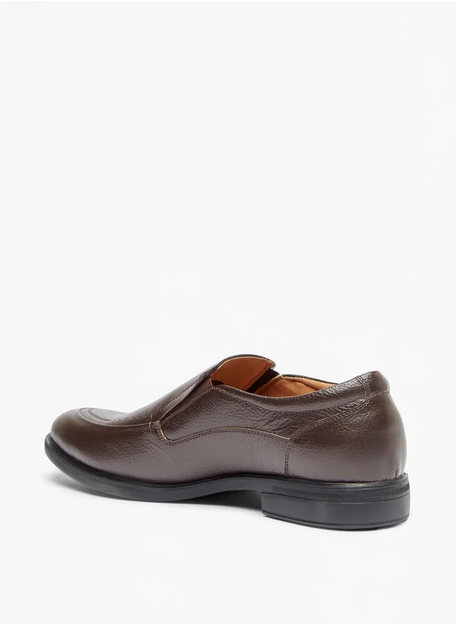 لو كونفورت Men Textured Slip-On Loafers