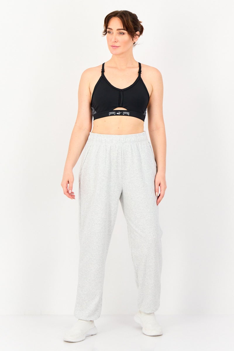 Nike حمالة صدر رياضية مبطنة بشعار العلامة التجارية للنساء، سوداء - Image 4