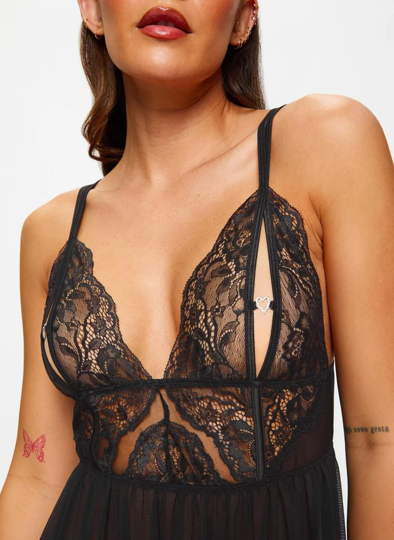 آن سمرز قميص نوم آن سمرز بقلب مرصع بالألماس