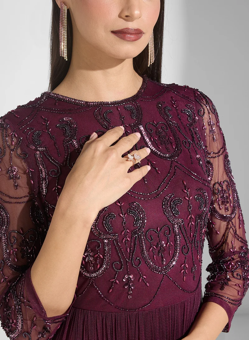 اميليا روز فستان طويل مزخرف