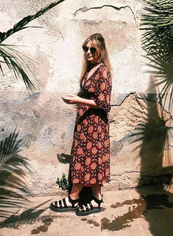 Dr. Martens Women's Vegan Blaire Cambridge Fisherman Sandal Black Felix Rub Off, 39 EU - Image 2