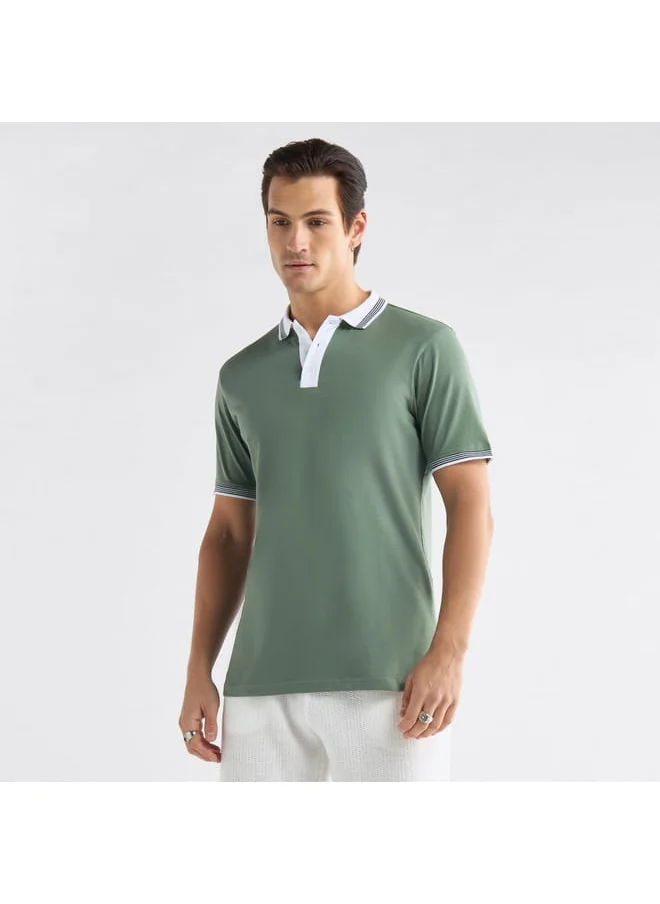 FAV Colourblock Polo T-shirt with Short Sleeves and Button Closure