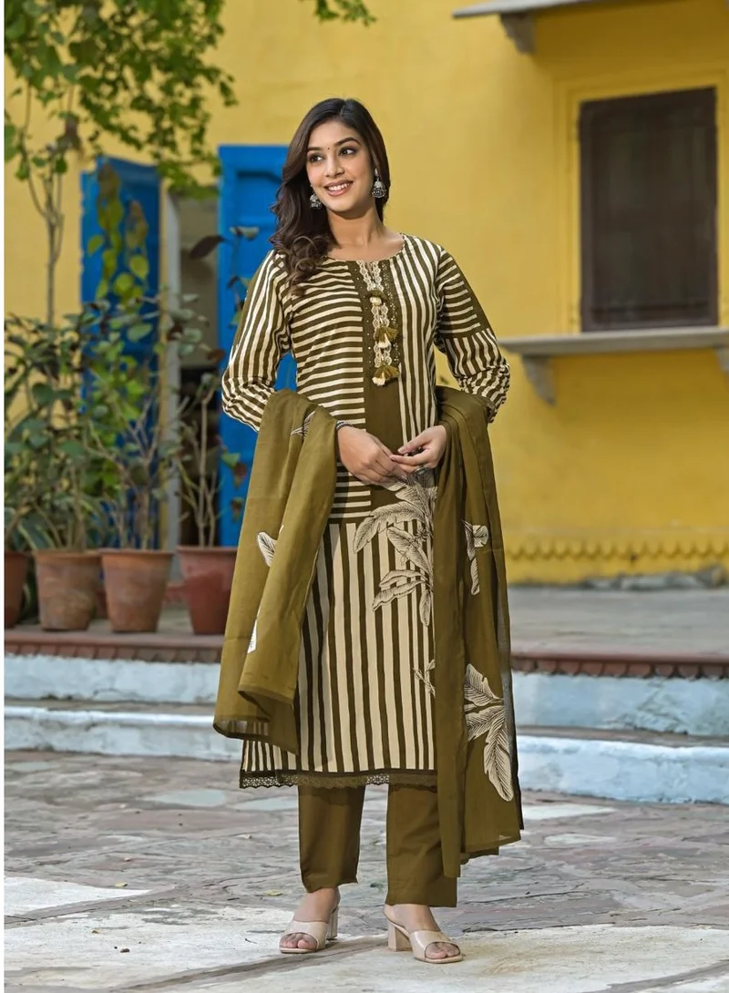 باناش برييا طقم كورتا من القطن الخالص بتصميم زهري مطبوع رقميًا | طقم كيرتي مع بنطال ودوباتا | زي هندي تقليدي للنساء