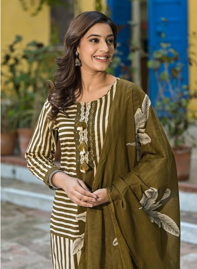 PRIYA’S PANACHE Pure Cotton Kurta Set with Digitally Printed Floral Design | Ethnic Kurti Pant Dupatta Set | Traditional Indian Dress for Women.  - Image 2